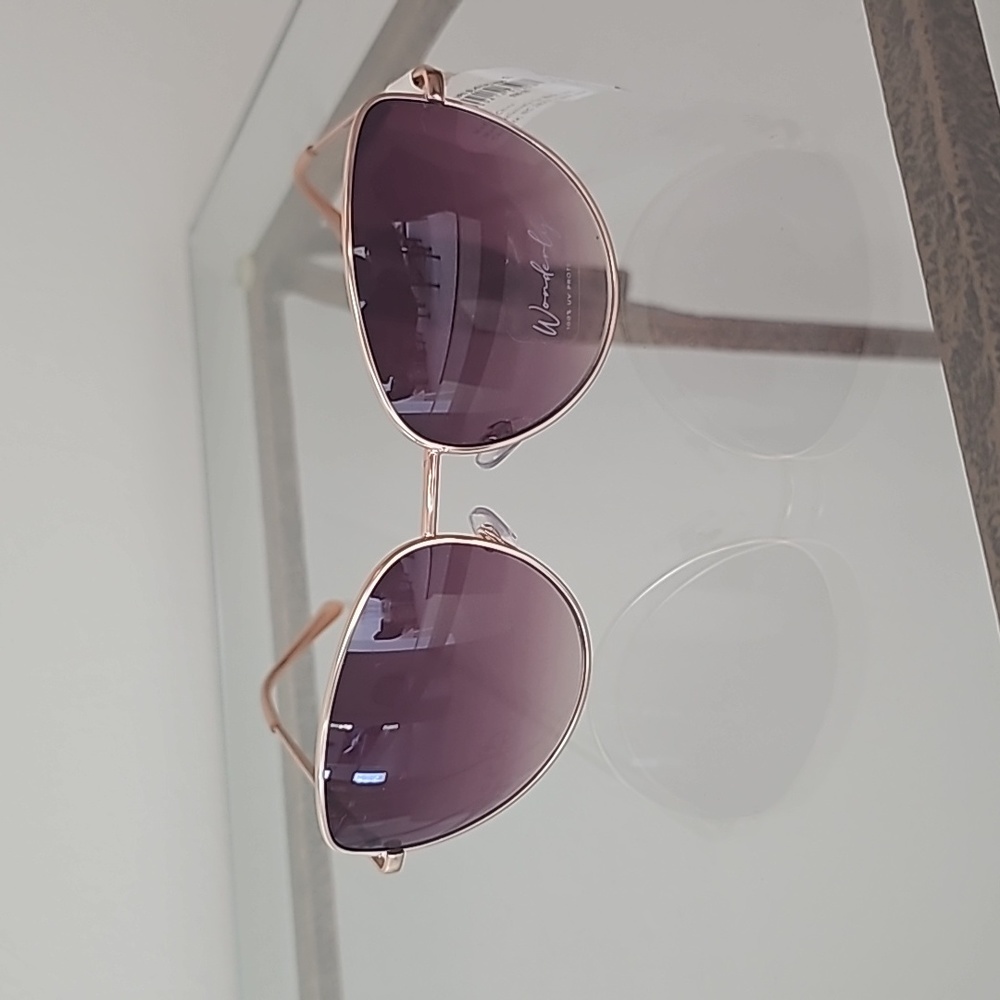 NWT Wonderly sunglasses from Belk 100% UV protection